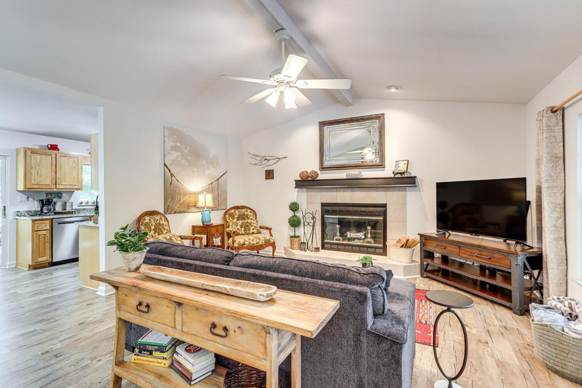 Pet-Friendly Home With Hot Tub In Blue Ridge! 외부 사진
