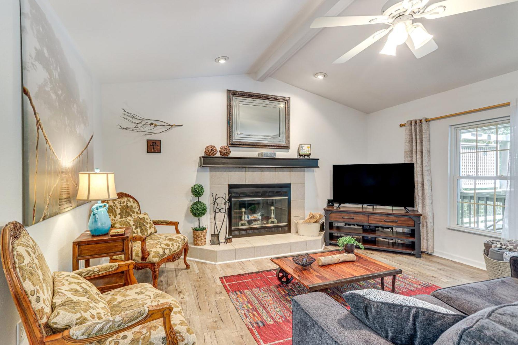 Pet-Friendly Home With Hot Tub In Blue Ridge! 외부 사진