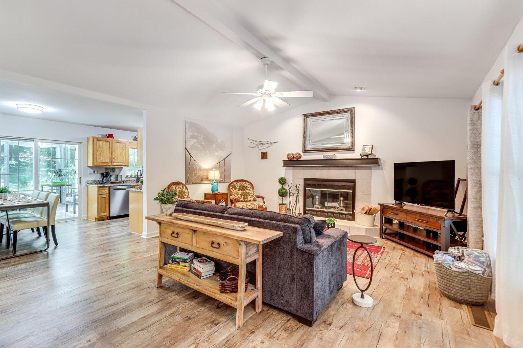 Pet-Friendly Home With Hot Tub In Blue Ridge! 외부 사진
